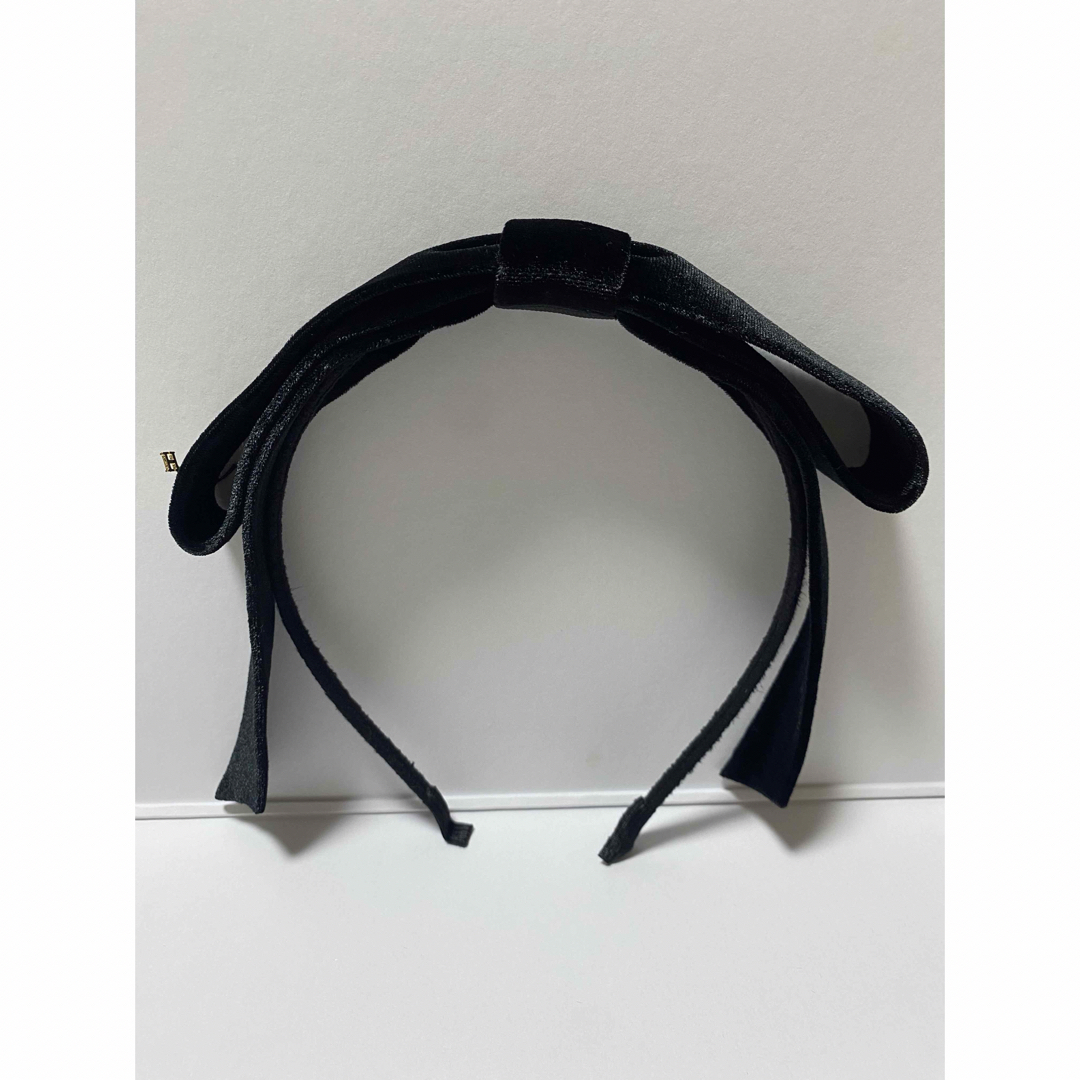 Her lip to(ハーリップトゥ)の【新品未使用品】Herlipto Velour Ribbon Headband レディースのヘアアクセサリー(カチューシャ)の商品写真