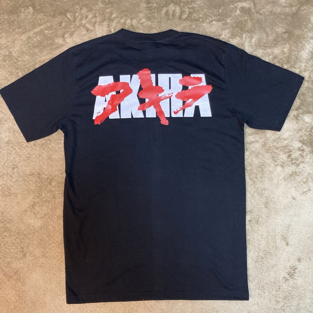 【新品】AKIRA Tシャツ サイズL メンズのトップス(Tシャツ/カットソー(半袖/袖なし))の商品写真