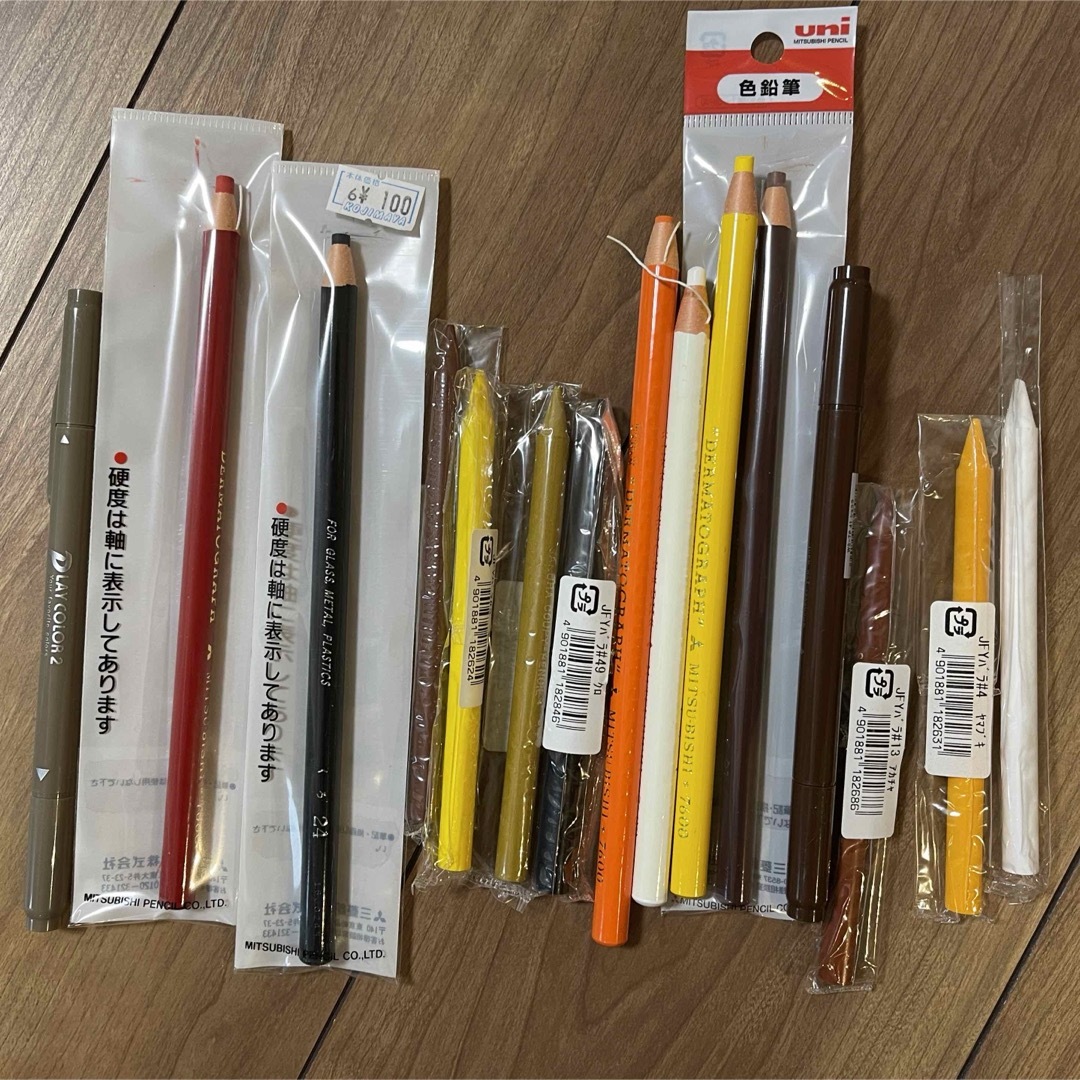 筆記具 丸つけ クーピー、ダーマト各種 エンタメ/ホビーのアート用品(クレヨン/パステル)の商品写真