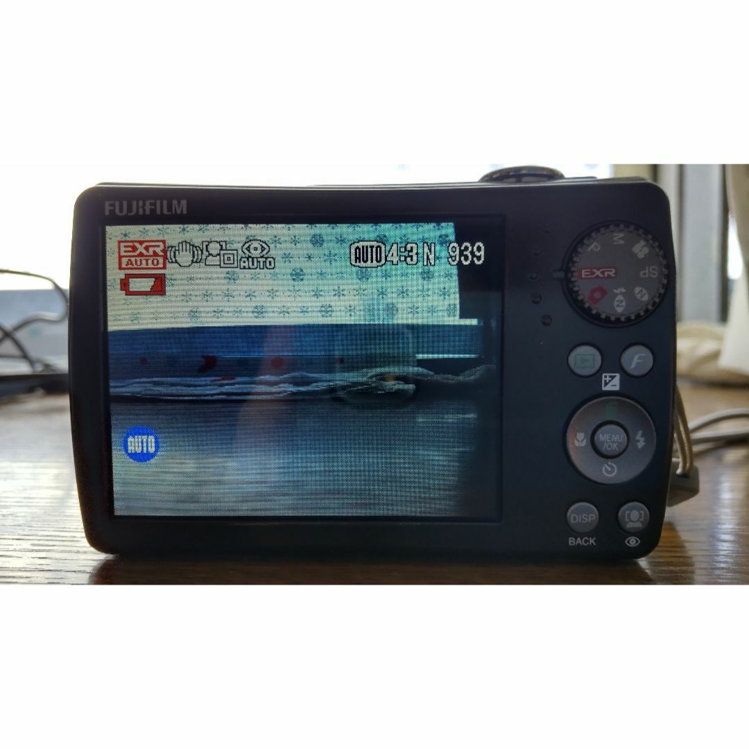 【中古品】FinePix F200EXR    スマホ/家電/カメラのカメラ(コンパクトデジタルカメラ)の商品写真