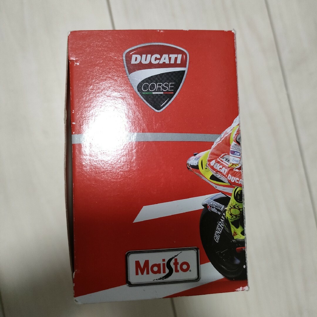 Ducati(ドゥカティ)のDUCATI　VALENTINO　ROSSI　46 エンタメ/ホビーのおもちゃ/ぬいぐるみ(模型/プラモデル)の商品写真