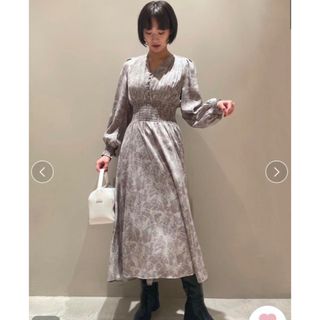 フレイアイディー(FRAY I.D)の新品✨タグあり❤️FRAY I.D ウエストシャーリングプリントワンピース👗(ロングワンピース/マキシワンピース)