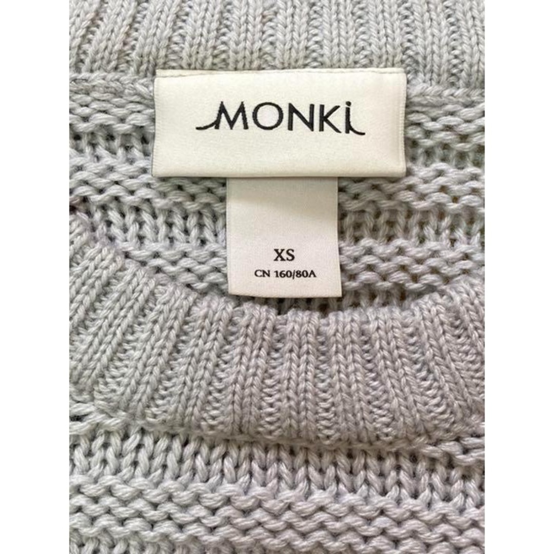Monki(モンキ)のMONKi　セーター　ローゲージニットライトグレー　クルーネック　XS レディースのトップス(ニット/セーター)の商品写真
