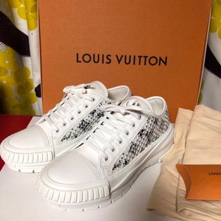 ルイヴィトン(LOUIS VUITTON)の未使用品❤️LVラインストーン　スクァッド・ライン スニーカー(スニーカー)