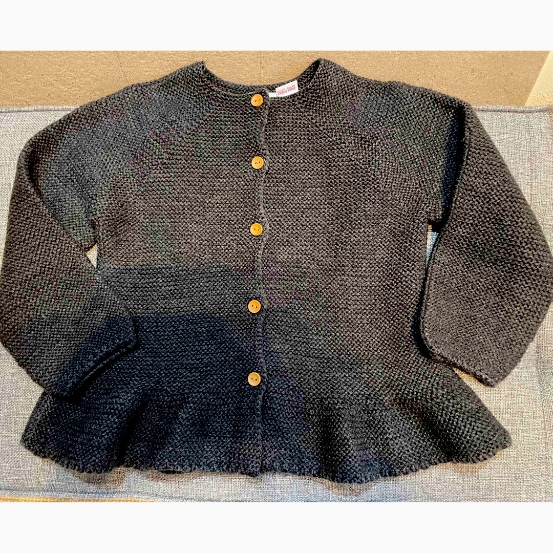 ZARA KIDS(ザラキッズ)のZARA キッズ　フレア　カーディガン　グレー　100cm 105cm キッズ/ベビー/マタニティのキッズ服女の子用(90cm~)(カーディガン)の商品写真