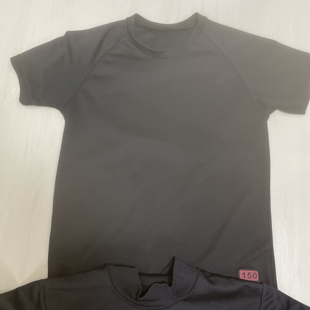 ZETT(ゼット)の送料込み！2枚の野球用アンダーシャツ半袖黒　150サイズ チケットのスポーツ(野球)の商品写真