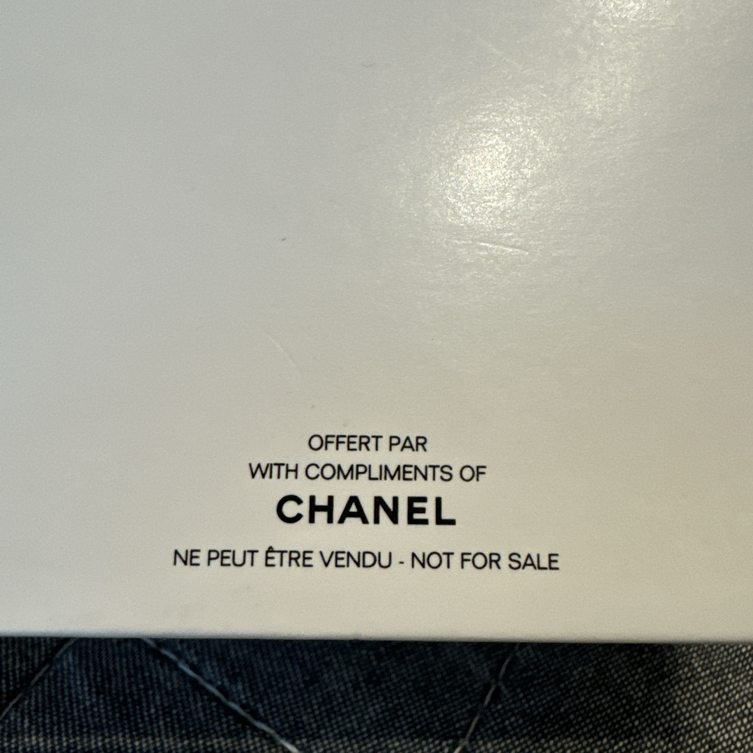 CHANEL(シャネル)のCHANEL シャネル アロマプレート ペーパーウエイト セラミック カメリア コスメ/美容のリラクゼーション(アロマグッズ)の商品写真