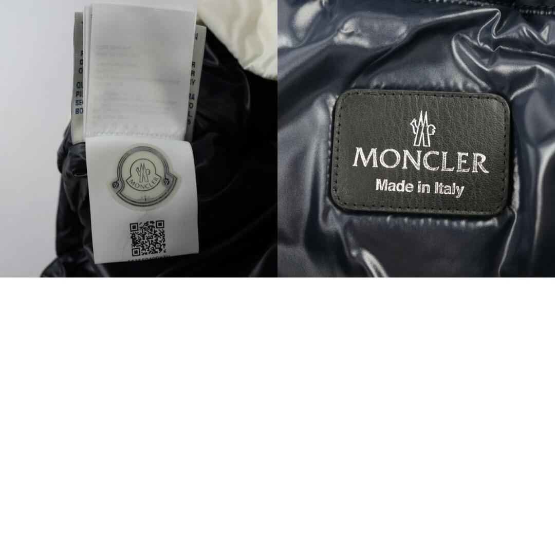 MONCLER(モンクレール)のMONCLER モンクレール  BUSTA PIUMINO クラッチバッグ 68950 ナイロン  ダウン ネイビー ホワイト レッド セカンドバッグ ポーチ 【本物保証】 メンズのバッグ(セカンドバッグ/クラッチバッグ)の商品写真