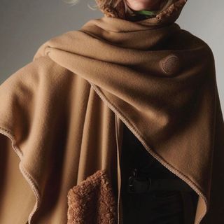 MONCLER(ポンチョ)のフリマアイテム一覧 MONCLER(ポンチョ)のフリマアイテム一覧