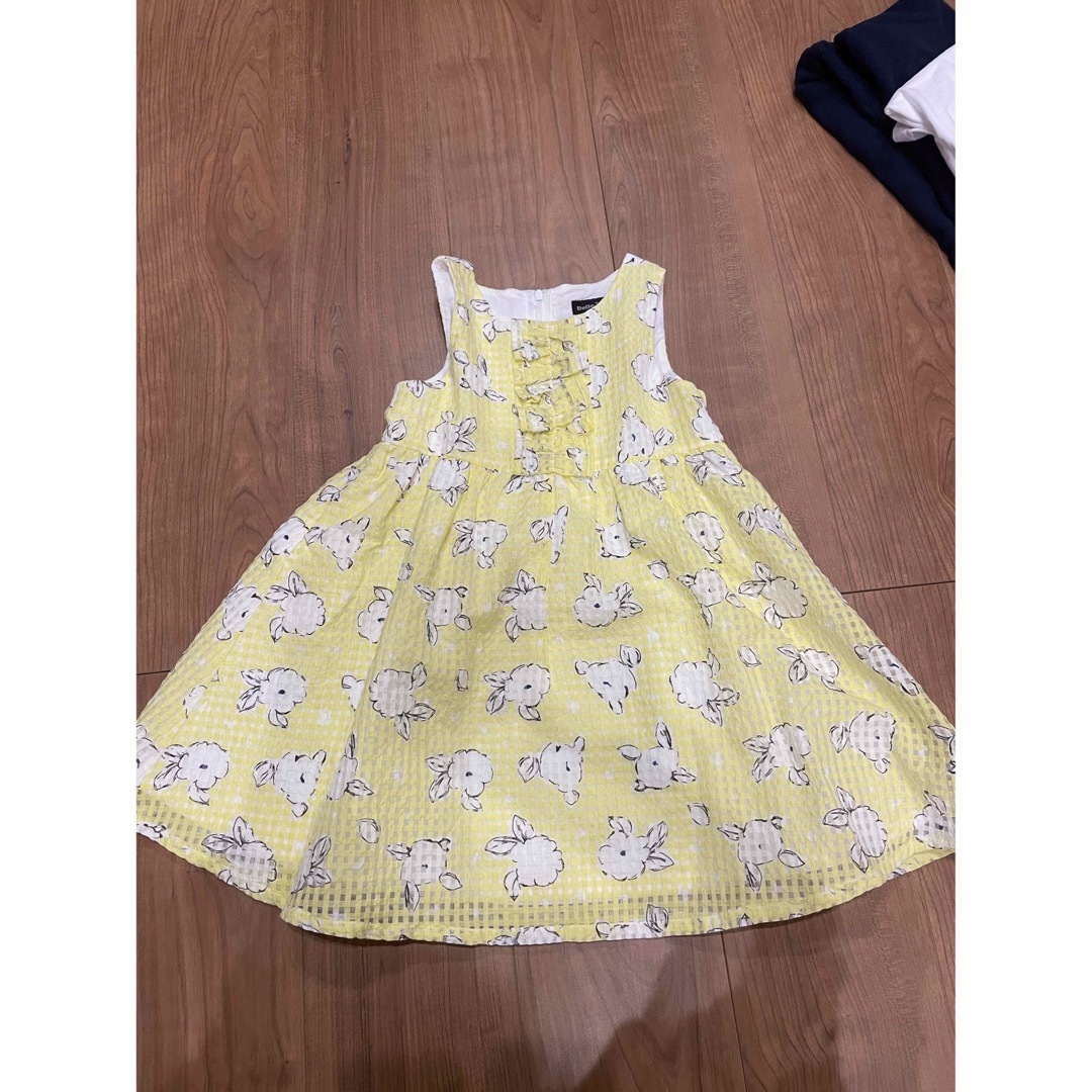 BeBe(ベベ)のBeBe ワンピース　110 キッズ/ベビー/マタニティのキッズ服女の子用(90cm~)(ワンピース)の商品写真