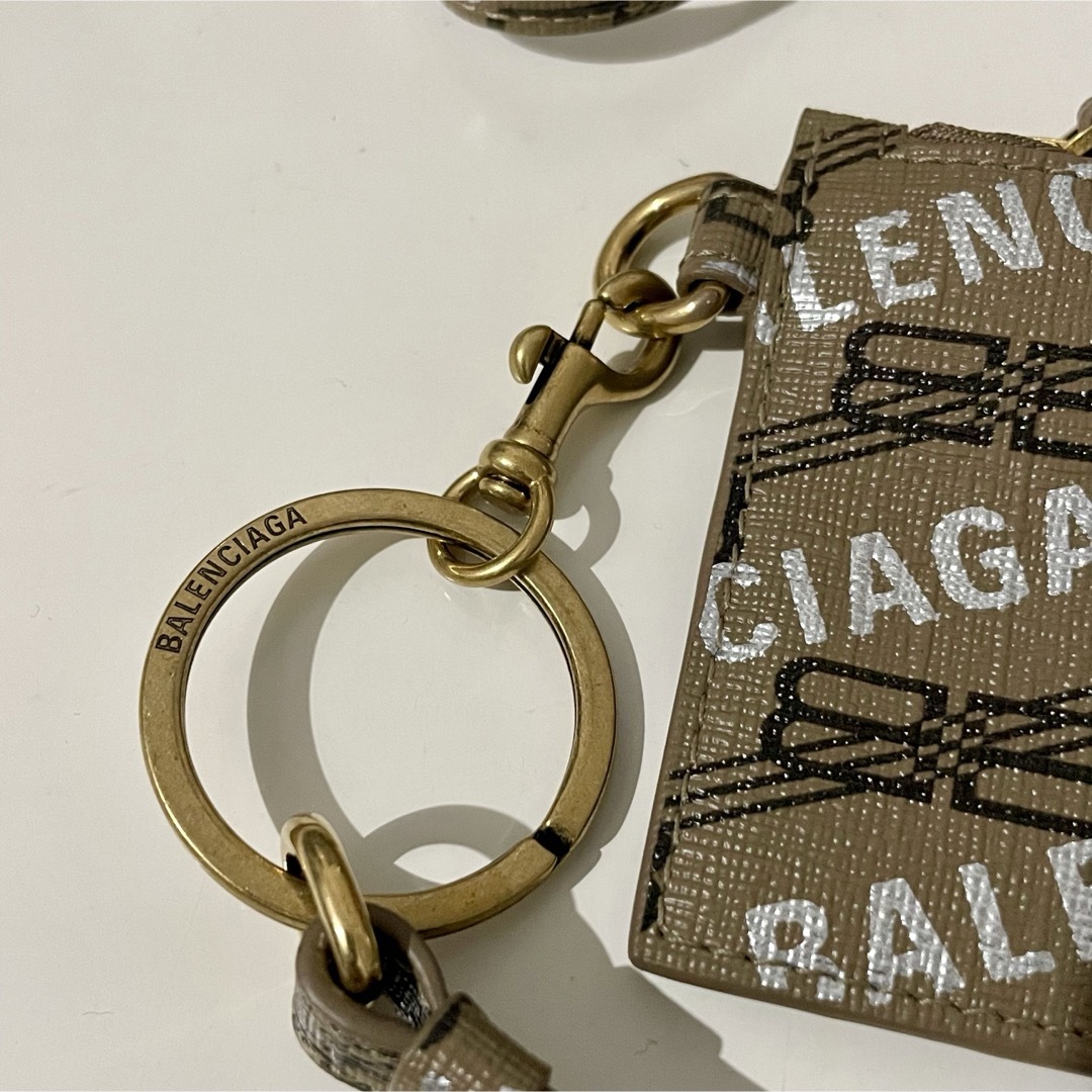 Balenciaga(バレンシアガ)のバレンシアガ　ストラップ付きコイン&カードホルダーBB Monogram レディースのファッション小物(コインケース)の商品写真