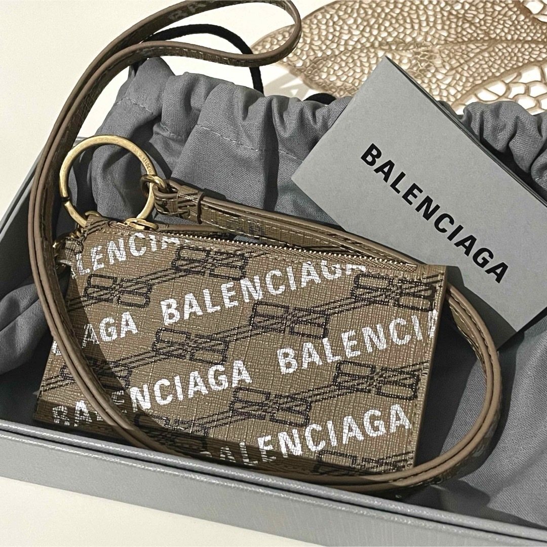 Balenciaga(バレンシアガ)のバレンシアガ　ストラップ付きコイン&カードホルダーBB Monogram レディースのファッション小物(コインケース)の商品写真