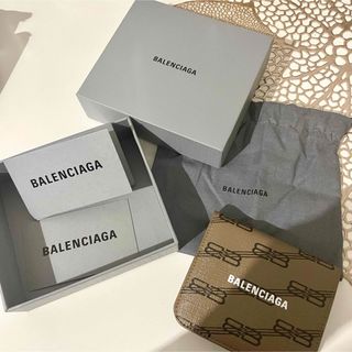 バレンシアガ(Balenciaga)のバレンシアガ　シグネチャーモノグラム折りたたみ財布　ベージュ(財布)