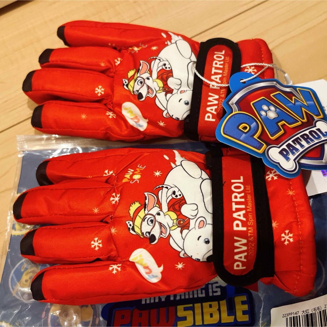 3歳から8歳　防水　パウパトロール　手袋　マーシャル　赤　防寒　スキー　グローブ キッズ/ベビー/マタニティのこども用ファッション小物(手袋)の商品写真
