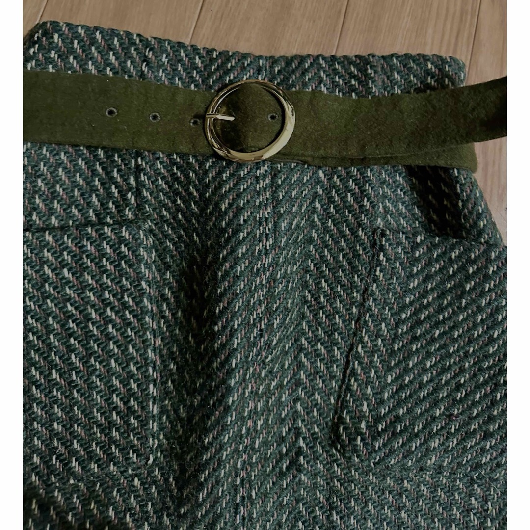 Lily Brown(リリーブラウン)の新品未使用LILY BROWNリリーブラウンツイード台形スカート カーキ レディースのスカート(ミニスカート)の商品写真