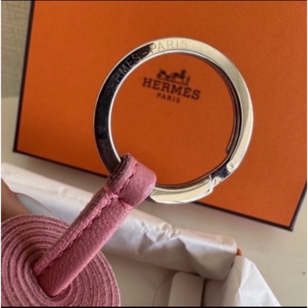 Hermes(エルメス)のエルメス　HERMES ローズアザレ　カルメン レディースのファッション小物(キーホルダー)の商品写真