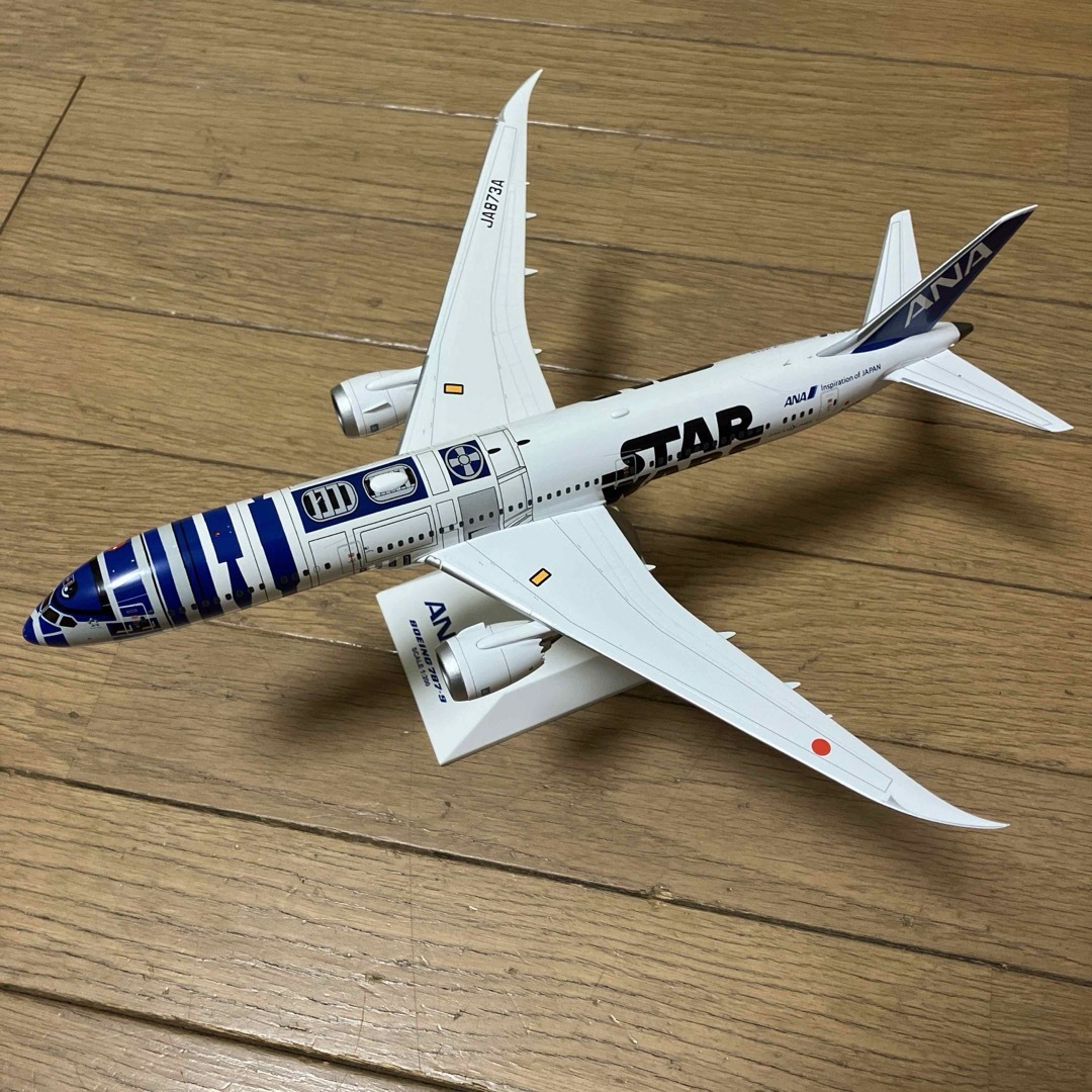 ANA(全日本空輸)(エーエヌエー(ゼンニッポンクウユ))の新品　ANA STARWARS JET R2-D2 Boeing787-9 エンタメ/ホビーのテーブルゲーム/ホビー(航空機)の商品写真