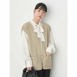 アースミュージックアンドエコロジー(earth music & ecology)の【ベージュ】パールボタンスポンディッシュベスト レディース/ニット/24SS(ベスト/ジレ)