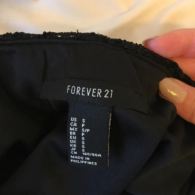 FOREVER 21(フォーエバートゥエンティーワン)のf21レースタイトスカート レディースのスカート(ひざ丈スカート)の商品写真