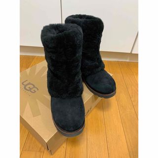 UGG - 【極美品】UGG SUNSHINE PERF リボン ブーツ ネイビー 24.0の ...