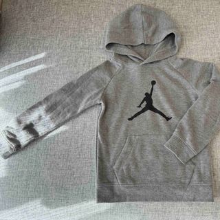 ナイキ(NIKE)のNIKE パーカー　キッズ　JORDAN 104-110cm ベビー　グレー(Tシャツ/カットソー)