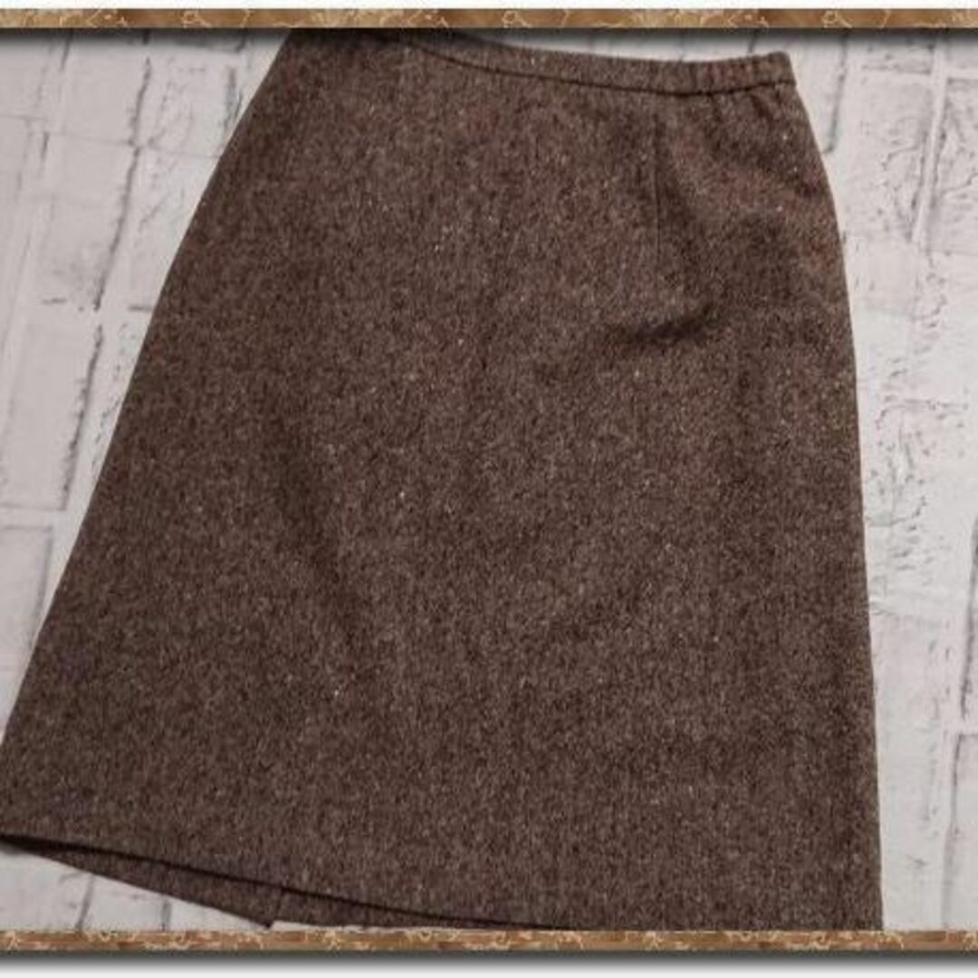GALLERY VISCONTI(ギャラリービスコンティ)のギャラリービスコンティ　リボン付きホームスパンスカート　茶 レディースのスカート(ひざ丈スカート)の商品写真