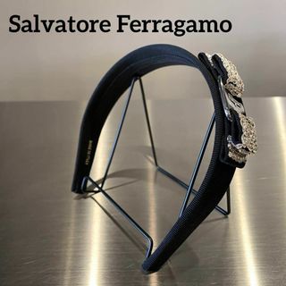 サルヴァトーレフェラガモ(Salvatore Ferragamo)の『Salvatore Ferragamo』 フェラガモ ヴァラ カチューシャ(カチューシャ)