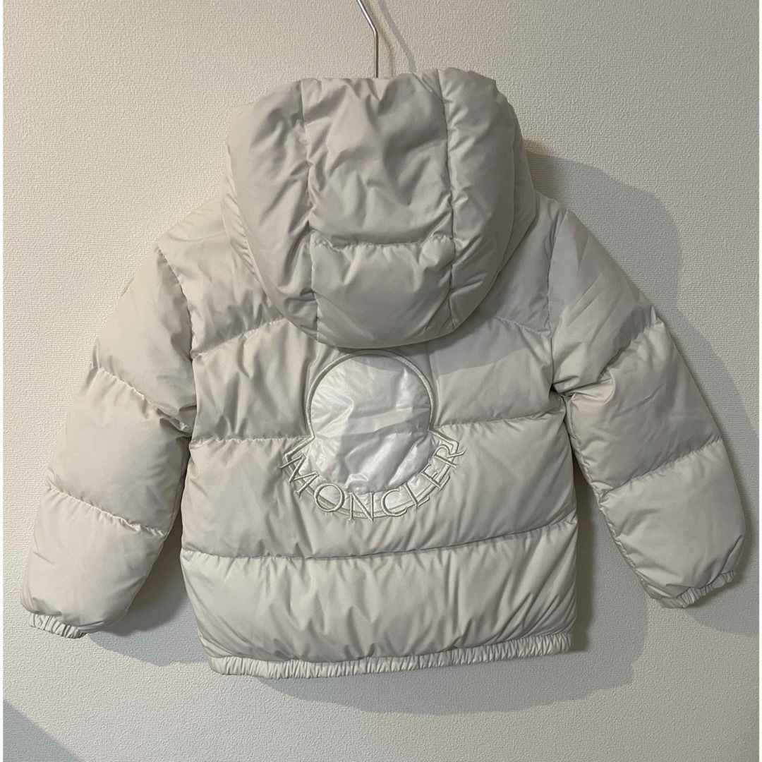 MONCLER(モンクレール)の【新品】MONCLERモンクレール　EBRE 3A100cm キッズ/ベビー/マタニティのキッズ服女の子用(90cm~)(ジャケット/上着)の商品写真