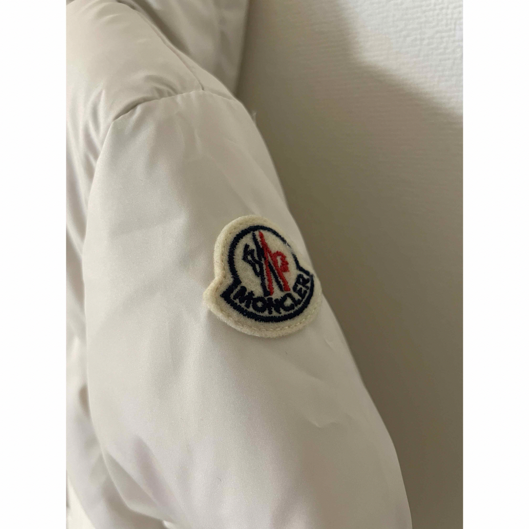 MONCLER(モンクレール)の【新品】MONCLERモンクレール　EBRE 3A100cm キッズ/ベビー/マタニティのキッズ服女の子用(90cm~)(ジャケット/上着)の商品写真