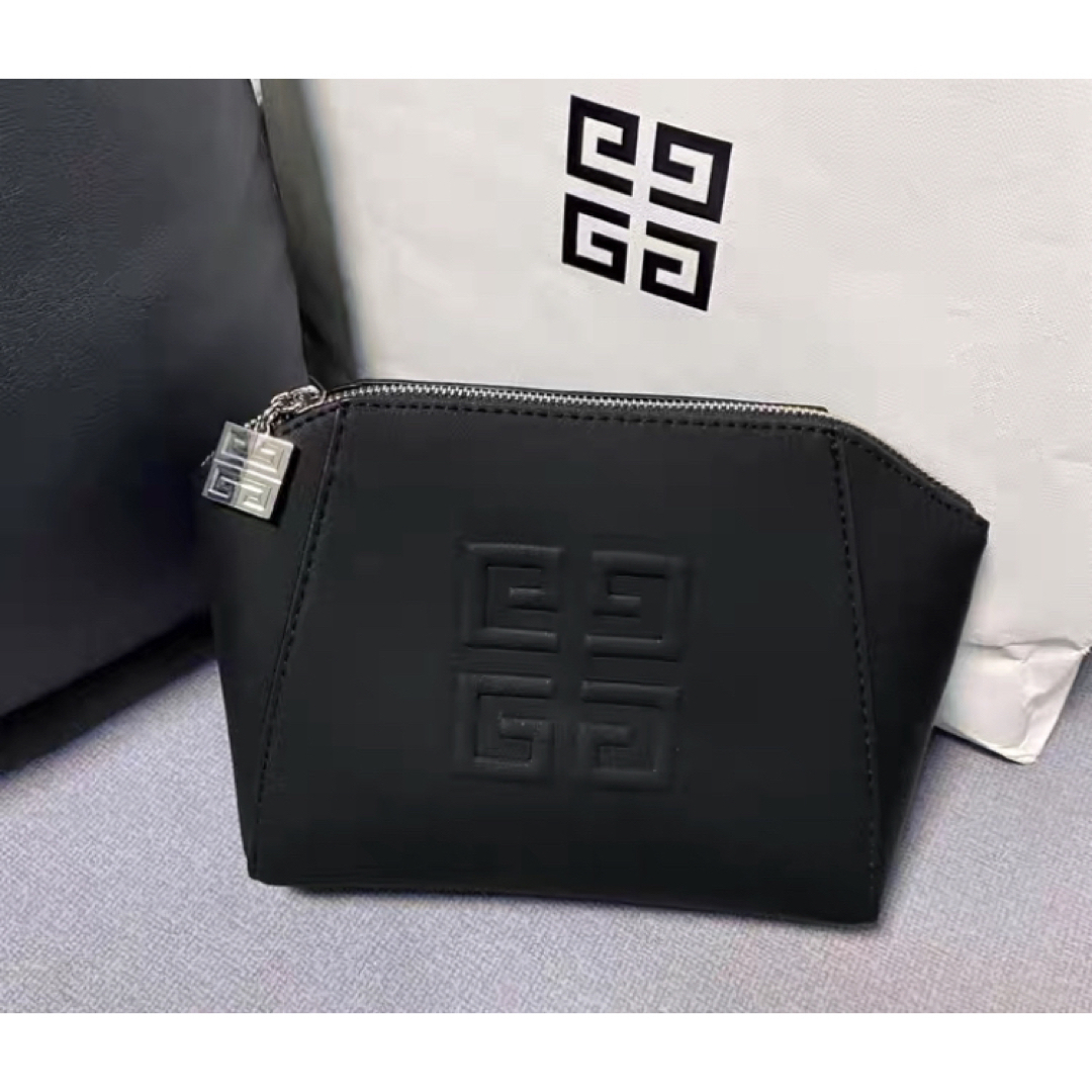 GIVENCHY(ジバンシィ)の新品　ジバンシー GIVENCHY  ノベルティマルチポーチ　正規品　ブラック  レディースのファッション小物(ポーチ)の商品写真