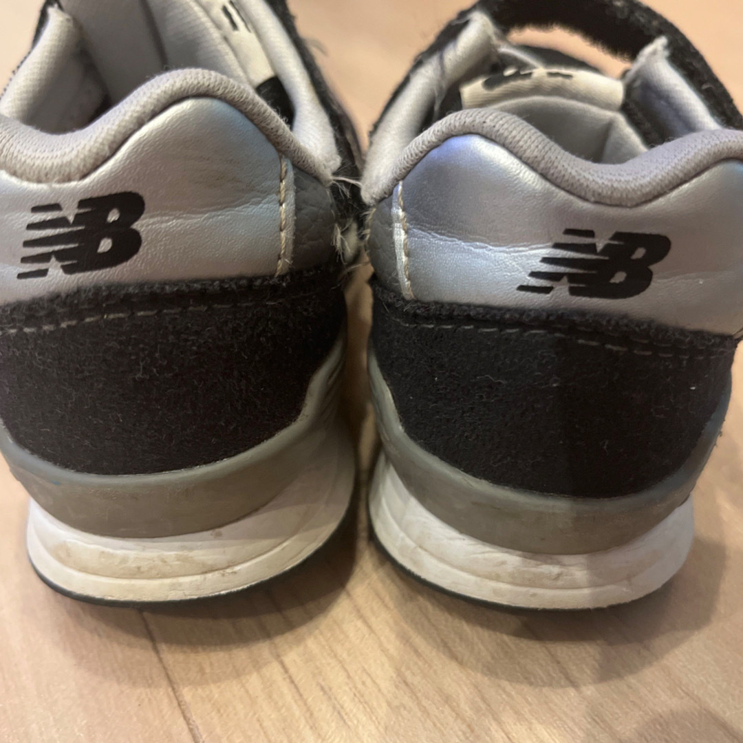 New Balance(ニューバランス)のニューバランス YV996BK3 17 new balance キッズ キッズ/ベビー/マタニティのキッズ靴/シューズ(15cm~)(スニーカー)の商品写真