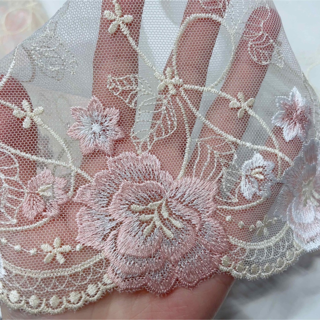 s985 3m 花柄　ピンク　可愛い　上品　刺繍レース生地 レース ハンドメイドの素材/材料(生地/糸)の商品写真