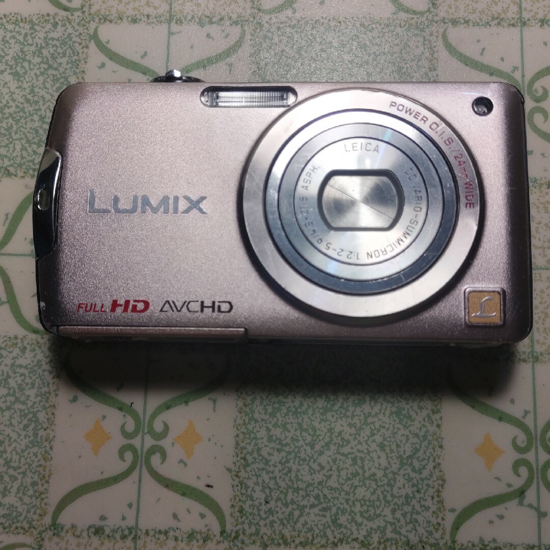 Panasonic(パナソニック)の訳ありPanasonic カメラ LUMIX DMC-FX700 スマホ/家電/カメラのカメラ(コンパクトデジタルカメラ)の商品写真