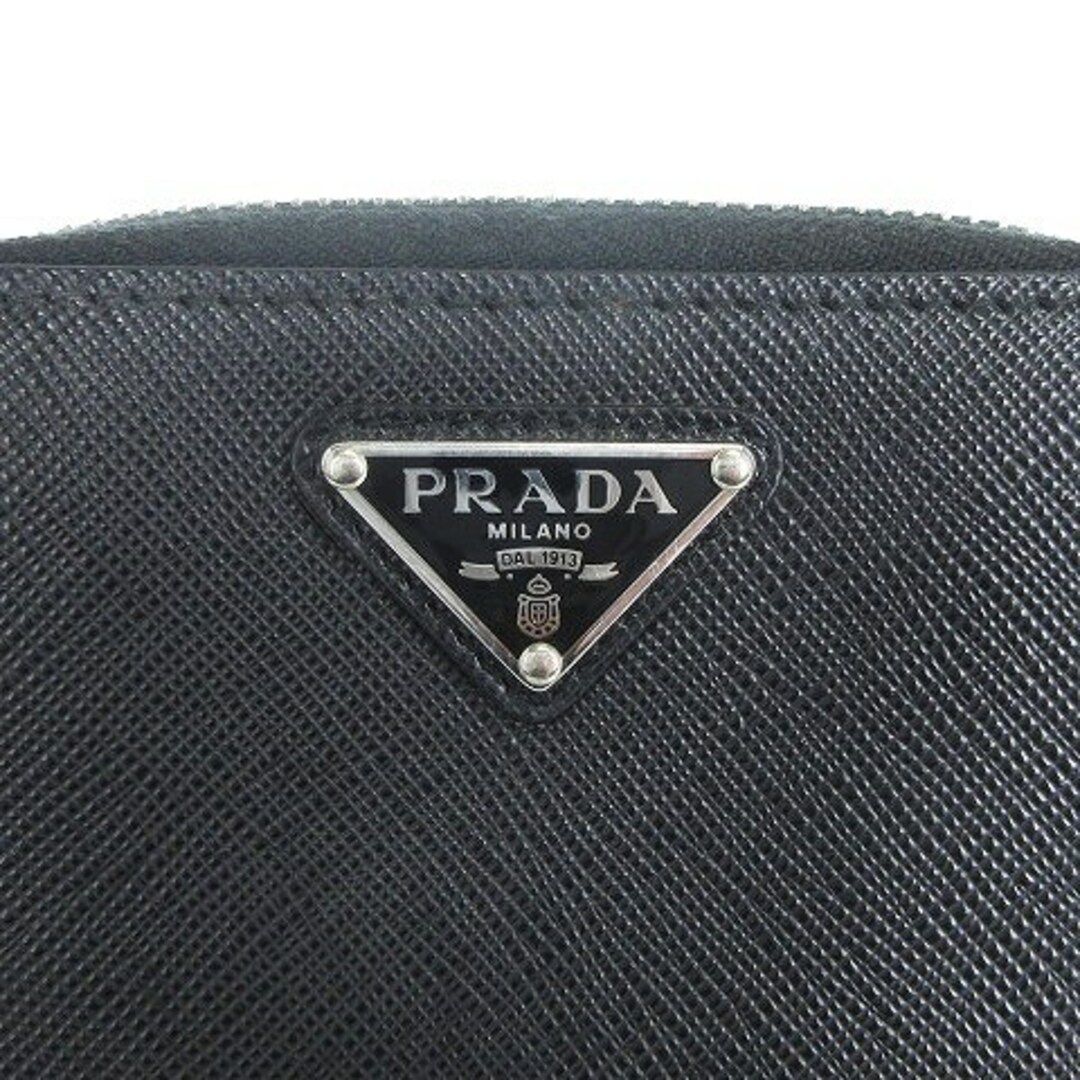 PRADA(プラダ)のプラダ コインケース ラウンドジップ トライアングルロゴ プレート レザー 黒 メンズのファッション小物(コインケース/小銭入れ)の商品写真