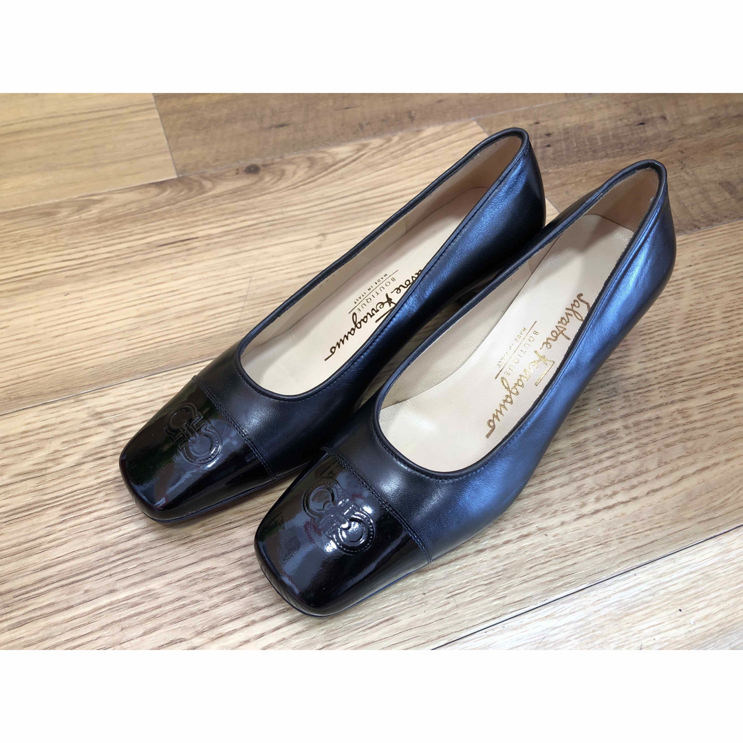 Salvatore Ferragamo(サルヴァトーレフェラガモ)の【Tocco様専用】🌼フェラガモ パンプス 5 D（22.5cm程） レディースの靴/シューズ(ハイヒール/パンプス)の商品写真