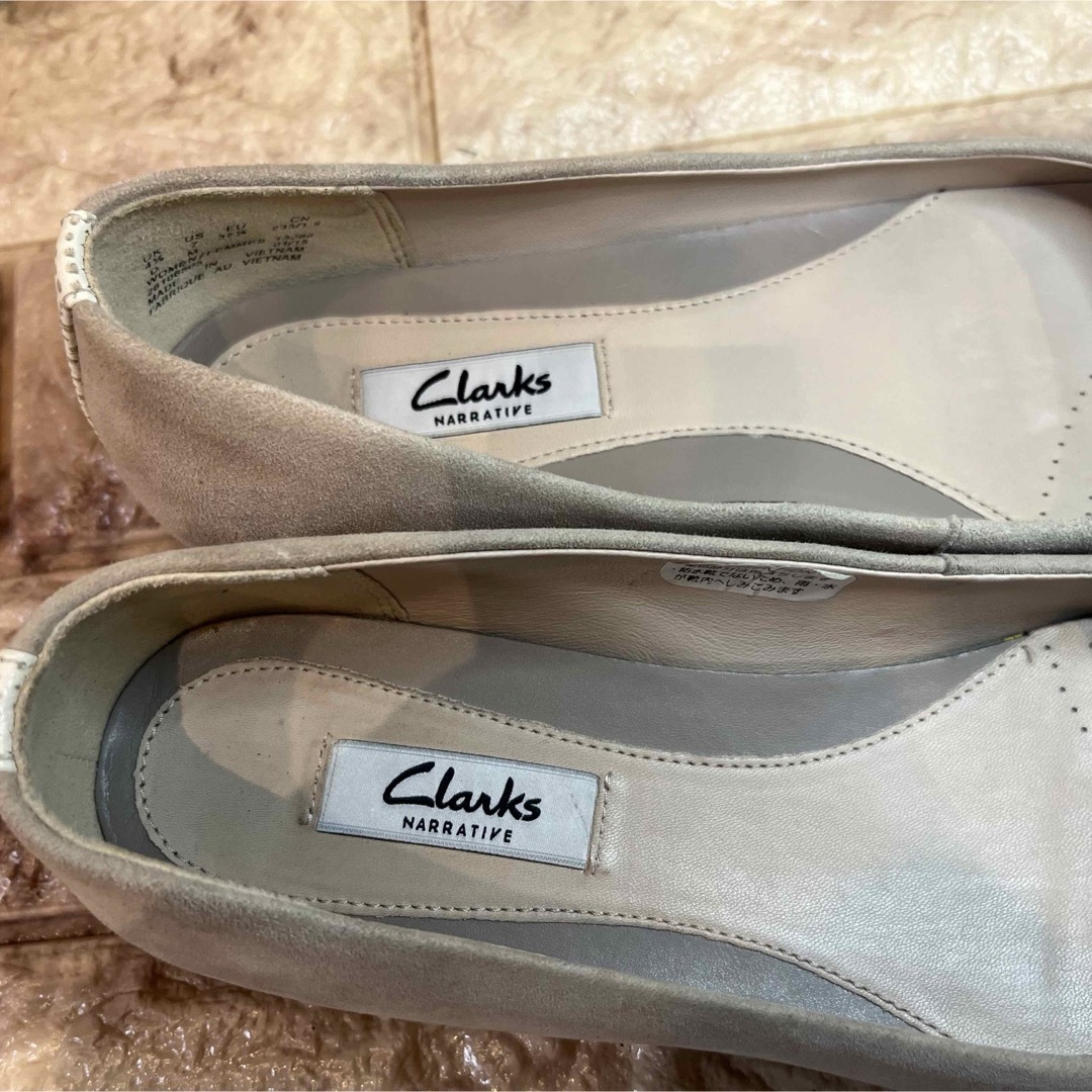 Clarks(クラークス)の極美品　クラークス　スエード　フラット　パンプス　23.5cm レディースの靴/シューズ(スリッポン/モカシン)の商品写真