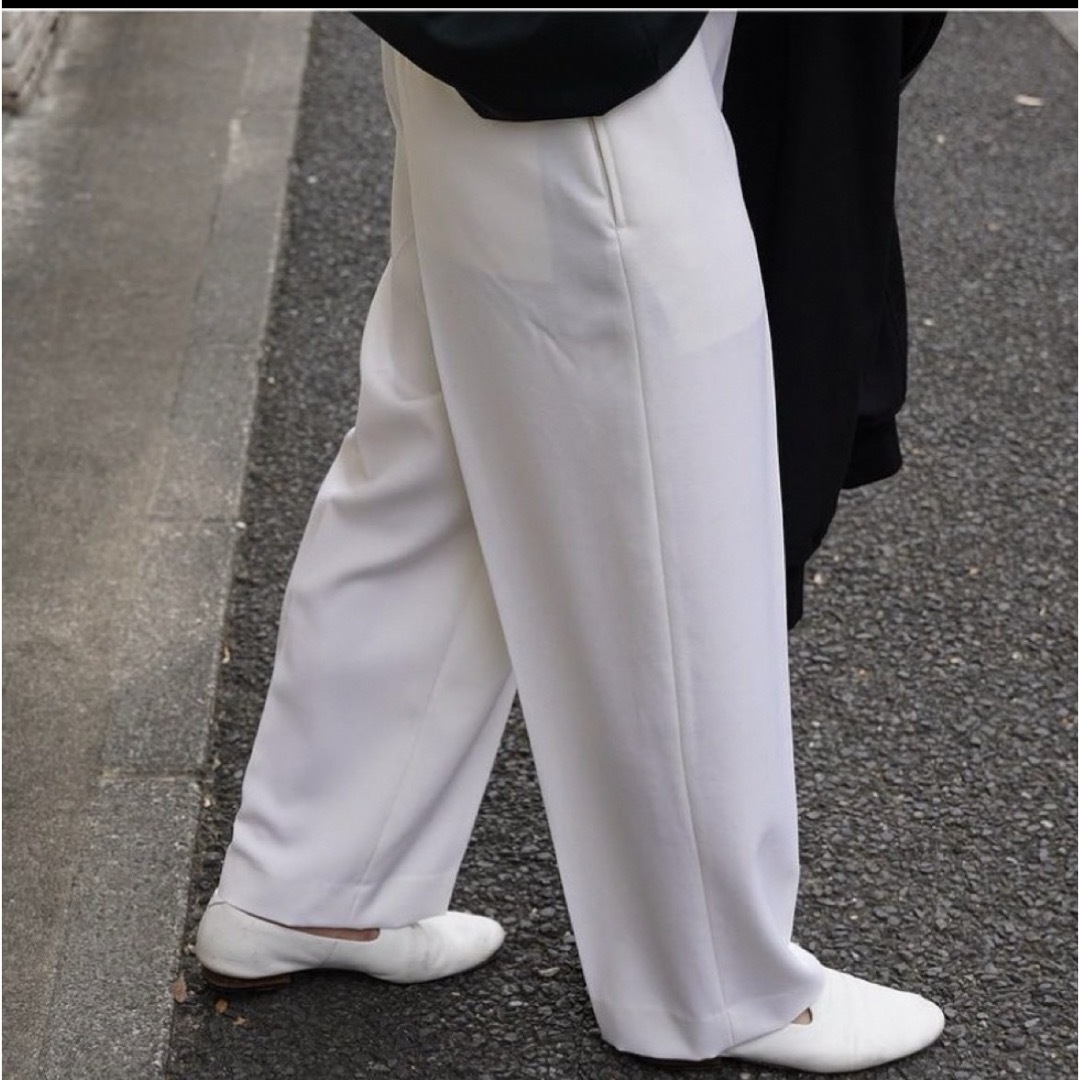 COMOLI(コモリ)のNonnotte No tack wide straight trousers メンズのパンツ(スラックス)の商品写真