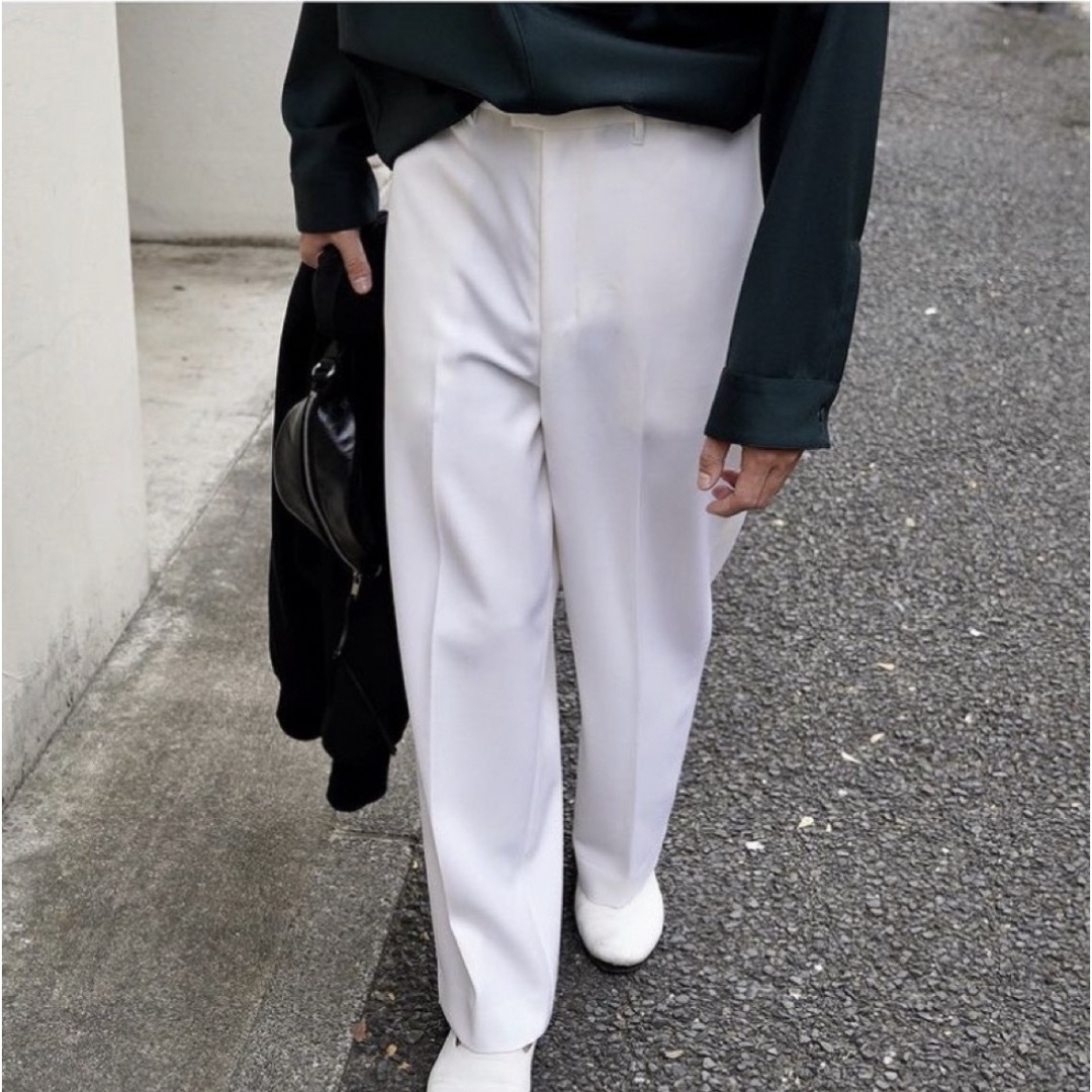 COMOLI(コモリ)のNonnotte No tack wide straight trousers メンズのパンツ(スラックス)の商品写真