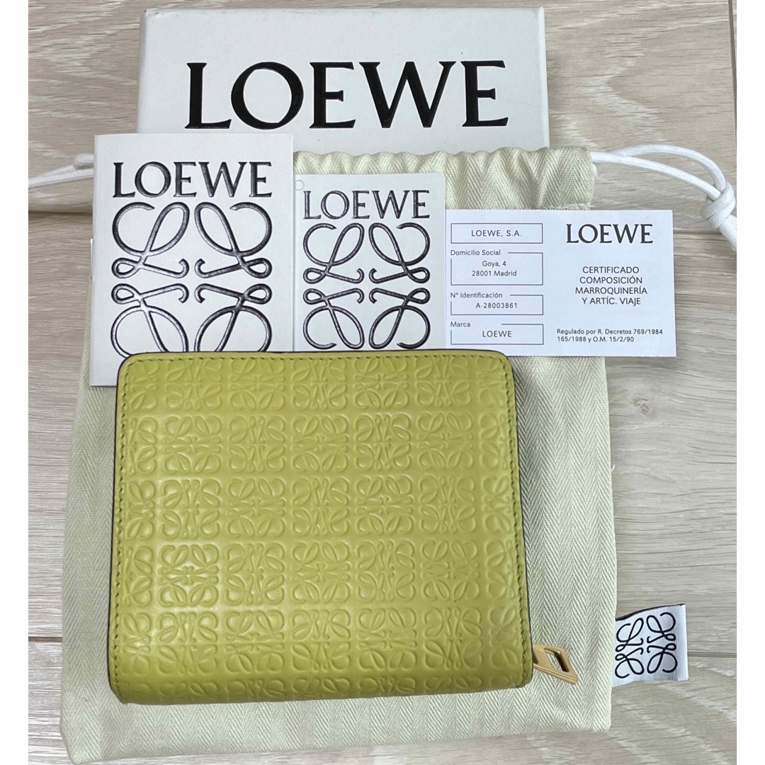 ファッション小物【美品】LOEWE アナグラム 二つ折り財布 ライム色