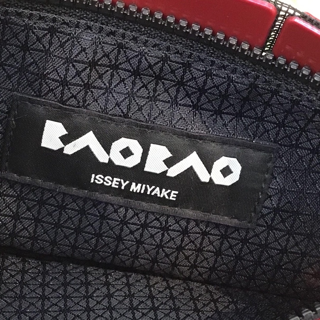 BaoBaoIsseyMiyake(バオバオイッセイミヤケ)のBAOBAO ISSEY MIYAKE  バオバオ　イッセイミヤケ　ポーチ　 レディースのファッション小物(ポーチ)の商品写真