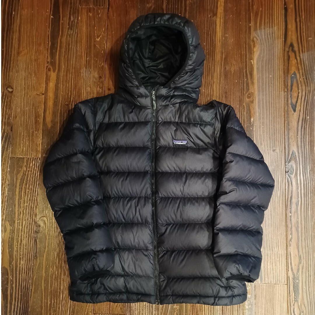 patagonia(パタゴニア)のpatagoniaキッズダウン キッズ/ベビー/マタニティのキッズ服男の子用(90cm~)(ジャケット/上着)の商品写真