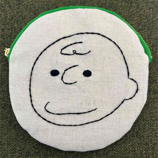 スヌーピー(SNOOPY)のSALE⭐️チャーリー刺繍 まんまるポーチ(ポーチ)