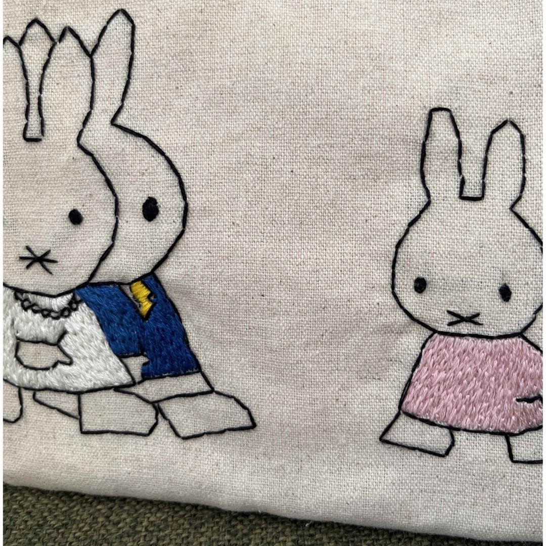 miffy(ミッフィー)のSALE⭐️ミッフィー刺繍 ぺたんこポーチ ハンドメイドのファッション小物(ポーチ)の商品写真