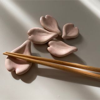 桜の花びら箸置き5個セット/さくらピンク和風春箸置きお花昭和レトロ(カトラリー/箸)