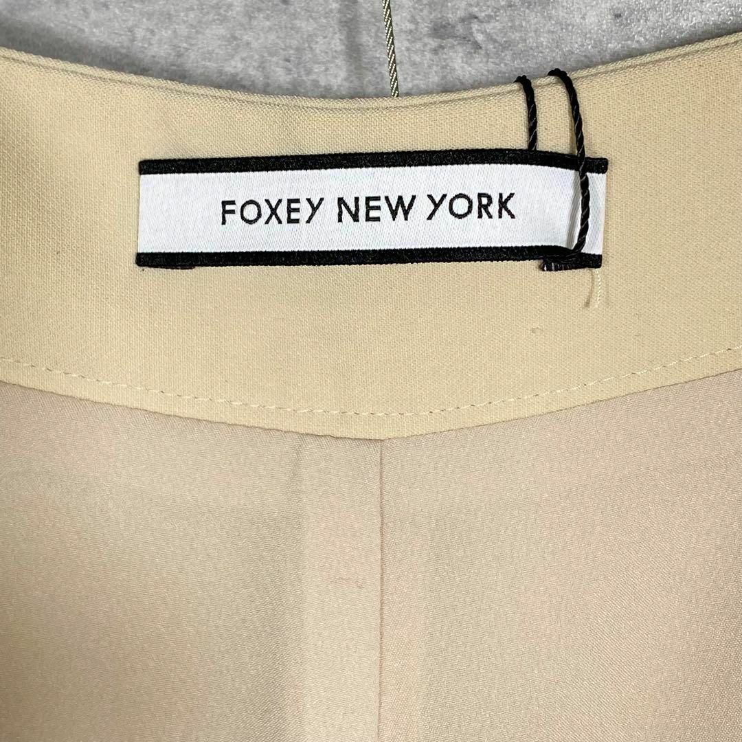 FOXEY NEW YORK(フォクシーニューヨーク)の『FOXEY NEW YORK』フォクシー (38) フレアワイドパンツ レディースのパンツ(カジュアルパンツ)の商品写真