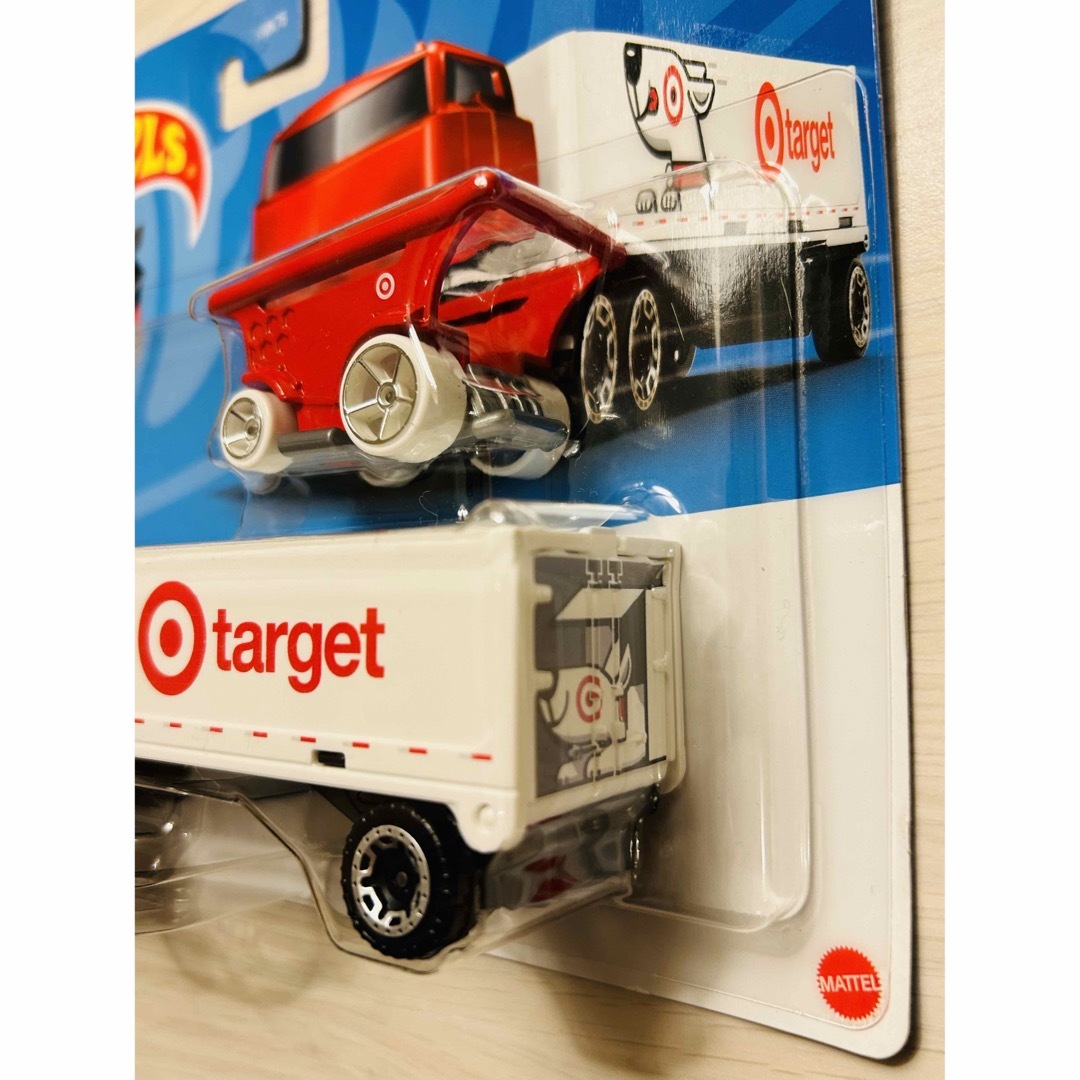 Target(ターゲット)の日本未発売 ターゲット限定 ホットウィール トレーラー エンタメ/ホビーのおもちゃ/ぬいぐるみ(ミニカー)の商品写真