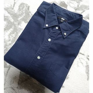 ユニクロ(UNIQLO)の美品☆UNIQLO(ユニクロ)☆メンズ 長袖シャツ Ｍサイズ(シャツ)