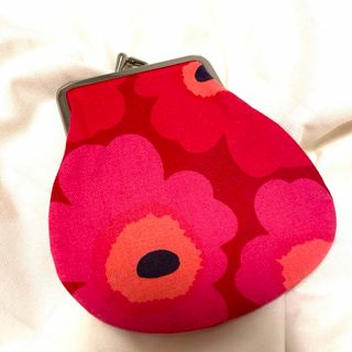 マリメッコ(marimekko)のマリメッコ　marimekko がま口ポーチMini Unikko (ポーチ)