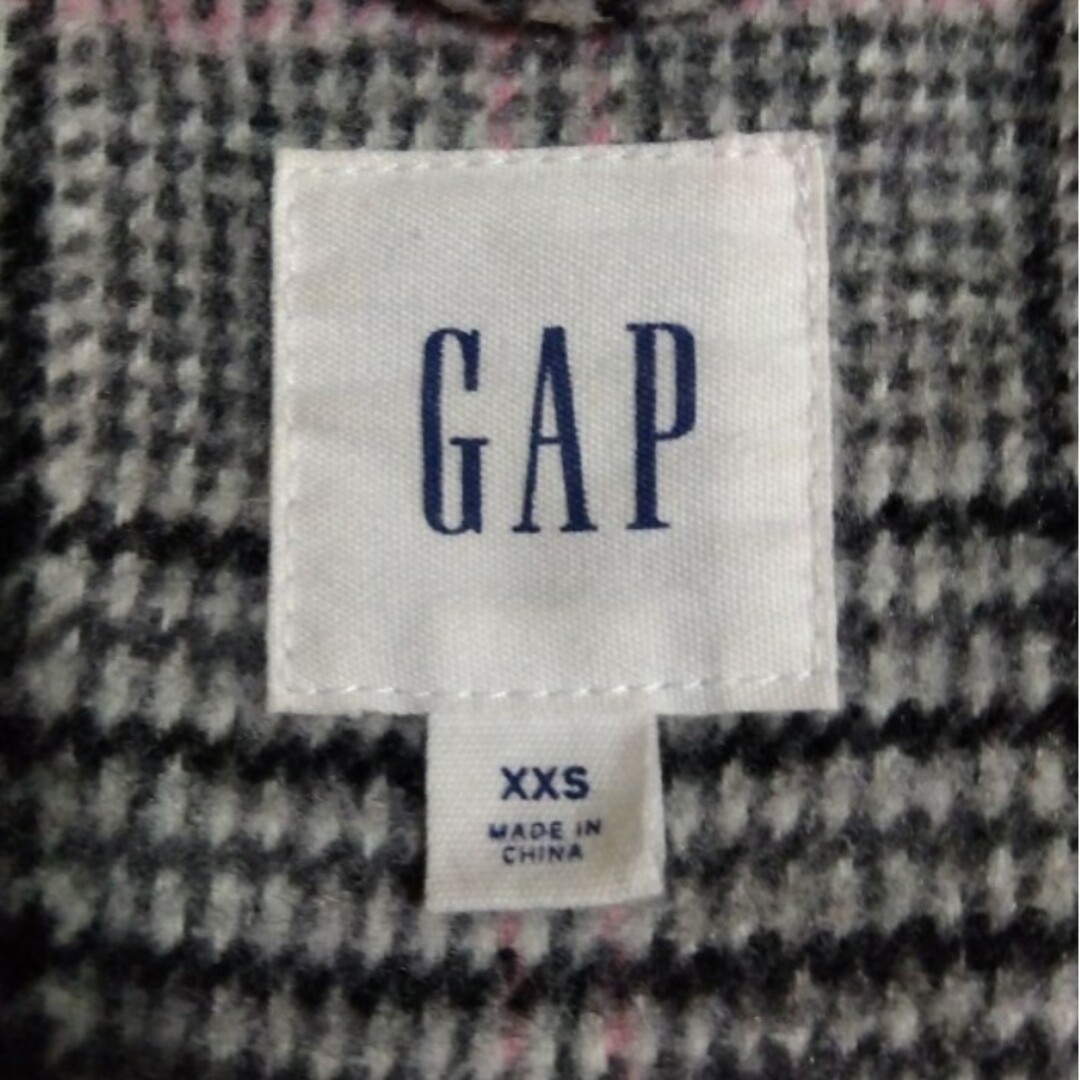 GAP(ギャップ)のGAP ギャップ　グレー　チェック コート チェスターコート レディースのジャケット/アウター(チェスターコート)の商品写真