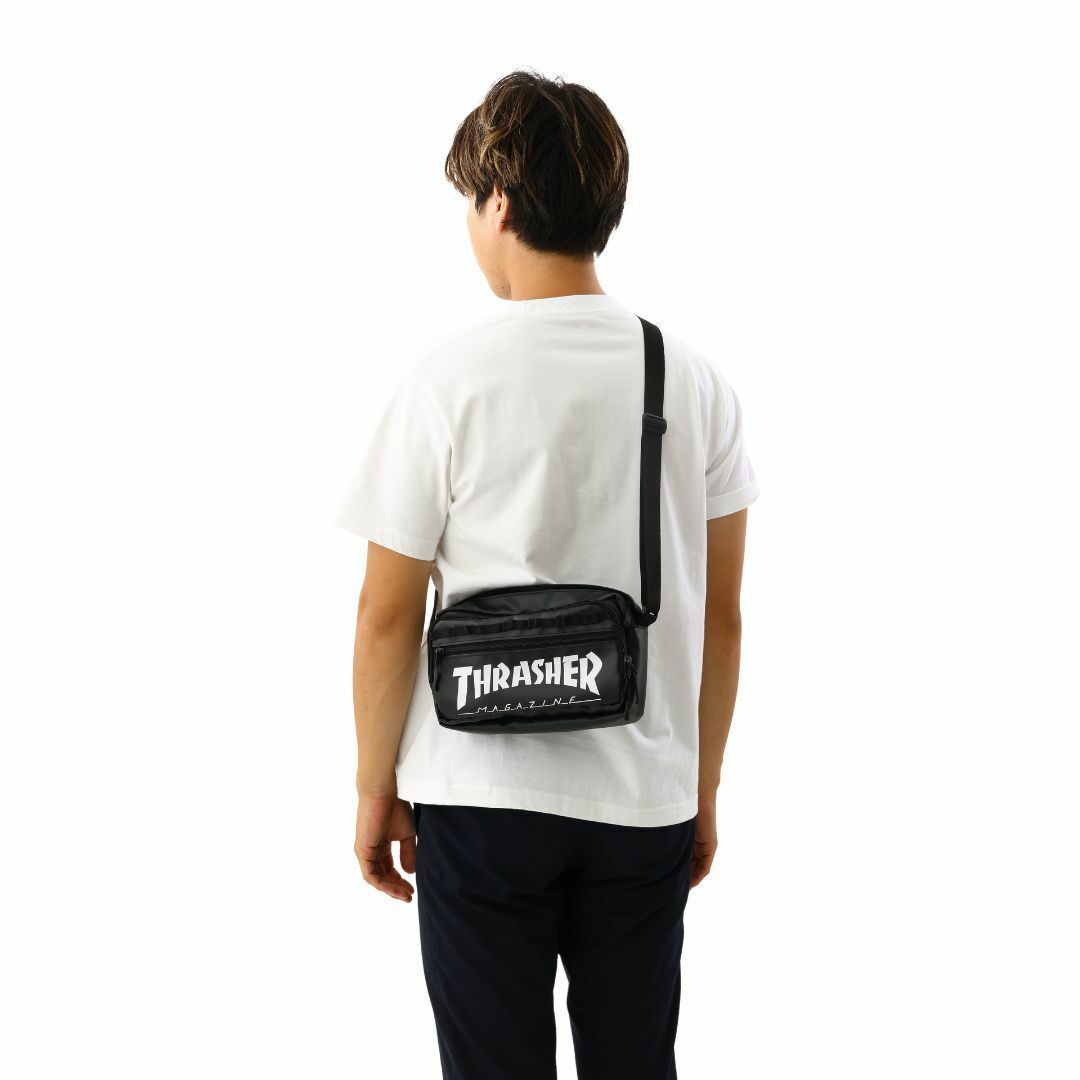 THRASHER(スラッシャー)のバッグ　サコッシュ　THRASHER TH-S ヨコショルダー 3L WHITE メンズのバッグ(ショルダーバッグ)の商品写真